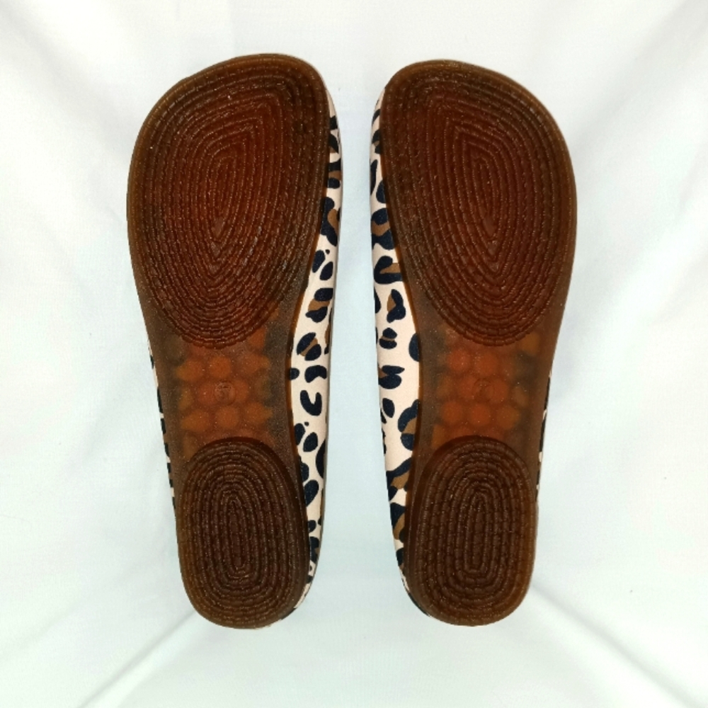 Leopard Print Women's Ballet Flats - Picture 6 of 6